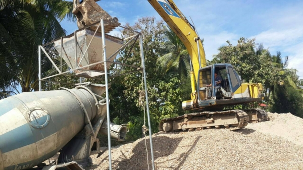 ขายKOBELCO SK 200 MarK 3 เล่มทะเบียน กล่อง จอมีไฟฟ้าตัด จ่ายก่อน450,000บ. เอารถไปใช้ได้เลยสกลนคร 0835601591 0903494058