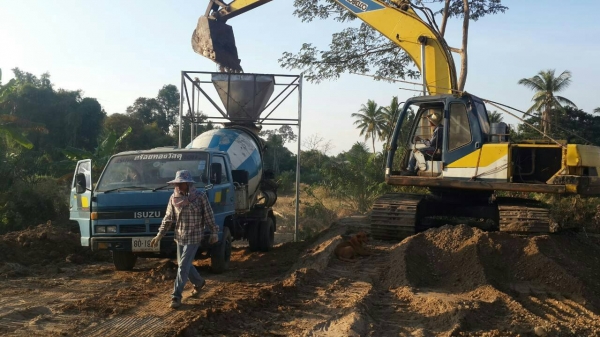 ขายKOBELCO SK 200 MarK 3 เล่มทะเบียน กล่อง จอมีไฟฟ้าตัด จ่ายก่อน450,000บ. เอารถไปใช้ได้เลยสกลนคร 0835601591 0903494058