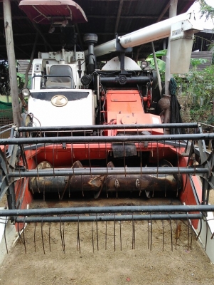 รถเกี่ยวข้าว.ขายด่วน รถเกี่ยวข้าว.ขายด่วน