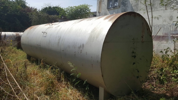 ขาย ถังน้ำมัน 15,000 ลิตร ยาว 6 เมตร สภาพดีไม่ผุครับ มี 2 ใบ