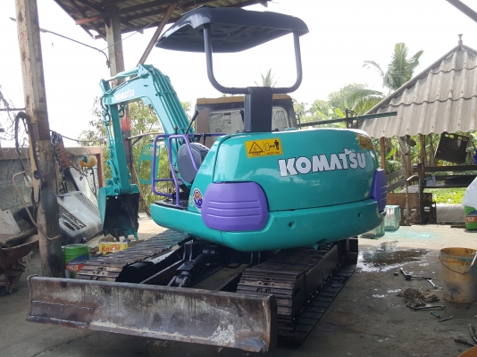 ขายครับPC40-7 สภาพพร้อมใช้งาน มีไลน์หัวเจาะสนใจติดต่อ0851562314