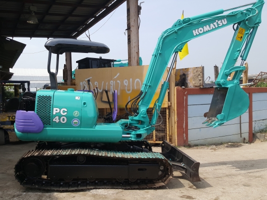 ขายครับPC40-7 สภาพพร้อมใช้งาน มีไลน์หัวเจาะสนใจติดต่อ0851562314