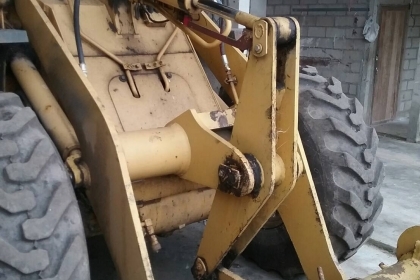 รถตัก KOMATSU WA 100 - 3E , ( รถสวย ) / ( รถทำงาน 2,6XX ชม. ) สนใจติดต่อ 081 - 6079515