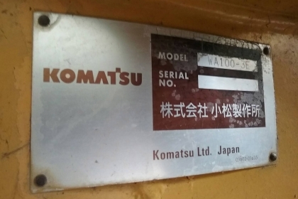 รถตัก KOMATSU WA 100 - 3E , ( รถสวย ) / ( รถทำงาน 2,6XX ชม. ) สนใจติดต่อ 081 - 6079515