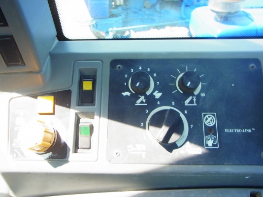 ขายรถแทรกเตอร์ล้อยาง FORD 7840 New Holland 1991 - 1995 PowerStar 40 Series มือสองจากประเทศอังกฤษ