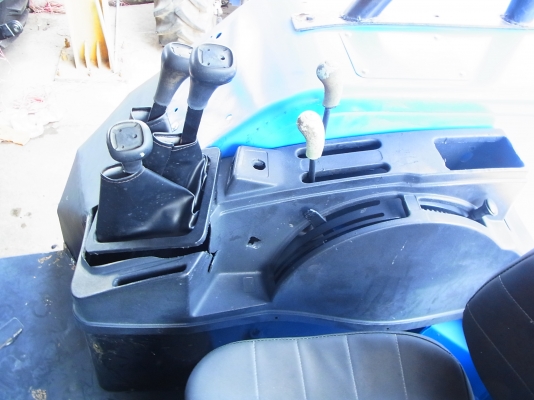 ขายรถแทรกเตอร์ล้อยาง FORD TS90 New Holland ปี 1999 - 2003 TS Series มือสองจากประเทศอังกฤษ