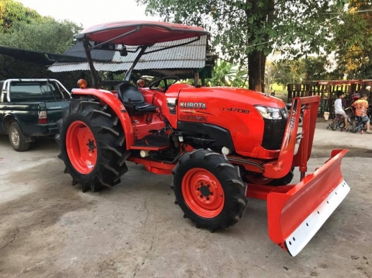 ขายรถไถคูโบต้า L47084WD2เพลา พร้อมอุปกรณ์ ใบมีดดันดินหน้าและผานพรวน ทำงาน 877 ชั่วโมง เล่มพร้อม ราคา 398,000 บาท #พร้อมส่งฟรี โทรสอบถามได้เลยค่ะ 081-9136451 ขอดูรูปทาง Line:Bow6451  รถสวย สภาพพร้อมใช้งาน  เครื่องดี เกียร์ดี ยางดีทั้ง 4 เส้น ตรวจเชคเรียบร้