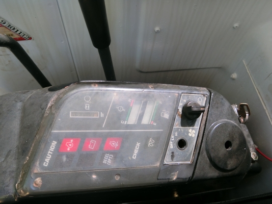 ขายรถขุด KOMATSU PC30-7 มีหัวเก๋ง (มีวีดีโอให้ชม) พร้อมติดแอร์ ติดฟิลม์ มีกระจกสไลด์ด้านหน้า ระบบเร็ว เก่านอกมีเอกสาร พร้อมทำสี ราคา 460,000 บาท ร้าน วัชรัตน์ รุ่งเรืองแทรคเตอร์ สนใจติดต่อ:096-5411713 หรือ 092-5768909 (คุณวัชรัตน์) (ยินดีให้บริการ 24 ช ขายรถขุด KOMATSU PC30-7 มีหัวเก๋ง (มีวีดีโอให้ชม) พร้อมติดแอร์ ติดฟิลม์ มีกระจกสไลด์ด้านหน้า ระบบเร็ว เก่านอกมีเอกสาร พร้อมทำสี ราคา 460,000 บาท ร้าน วัชรัตน์ รุ่งเรืองแทรคเตอร์ สนใจติดต่อ:096-5411713 หรือ 092-5768909 (คุณวัชรัตน์) (ยินดีให้บริการ 24 ช