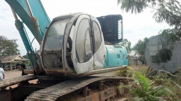 ขายด่วน KOBELCO SK220MART-5 สภาพพร้อมใช้งาน ไฟฟ้าอยู่ โซ่ช่วงล่างสวย เฟรมดี เครื่องปั้มพร้อมทำงาน เอกสารเล่มทะเบียน