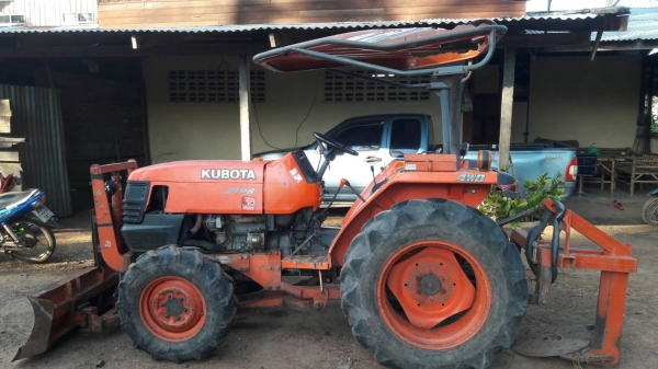 รถไถ 34 แรง ปี 51 เอกสารครบ อุปกร ผานหน้า + ผานขุดมัน ดูรถได้ที อ.กันทราลัก จ. ศรีสะเกษ พร้อมใช้ราคาเบา ฯฯฯ 140000 บาท ( ดูรถก่อนต่อ ) วันทูคอล 098 668-3479 dtac 094 283-9369 สิทธิ์ คับ รถไถ 34 แรง ปี 51 เอกสารครบ อุปกร ผานหน้า + ผานขุดมัน ดูรถได้ที อ.กันทราลัก จ. ศรีสะเกษ พร้อมใช้ราคาเบา ฯฯฯ 140000 บาท ( ดูรถก่อนต่อ ) วันทูคอล 098 668-3479 dtac 094 283-9369 สิทธิ์ คับ