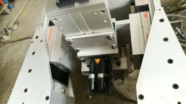 19,500บ.กทม.ส่งฟรี 083-2000058 IDline : line832923 ชุด CNC แบบสามแกนพร้อมตู้คอนโทลส่งงาน เป็นชุดประกอบสำเร็จรูปจากผู้ผลิต