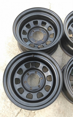 ขายล้อลาย Rock 16x8 ลบ 30 สวยๆครับ