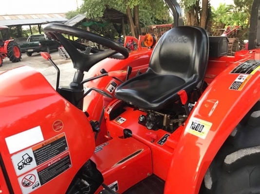 ขายรถไถคูโบต้า L3608Sp 4WD 2เพลา พร้อมอุปกรณ์ ใบมีดดันดินหน้าและผานพรวน สภาพรถ 90\% ทำงาน 500 ชั่วโมง ราคา 368,000 บาท รถจดทะเบียนปี 58 เล่มพร้อม โทรสอบถามได้เลยค่ะ 081-9136451 ขอดูรูปทาง Line:Bow6451  รถสวย สภาพพร้อมใช้งาน  เครื่องดี เกียร์ดี ยางดีทั้ง 4