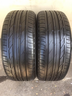ขายยาง BRIDGESTONE T001 225-40-18 ปี16 ตุ่มหน้ายางยังอยู่ ไม่มีปะ ไม่มีตำหนิ คู่ละ 5,500 บาท