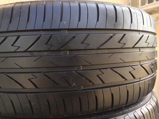ขายยาง DAYTON ผลิตโดย BRIDGESTONE 225-40-18 ปี16 ดอกสวยจัด ไม่มีปะ ไม่มีตำหนิ ชุดละ 6,500 บาท