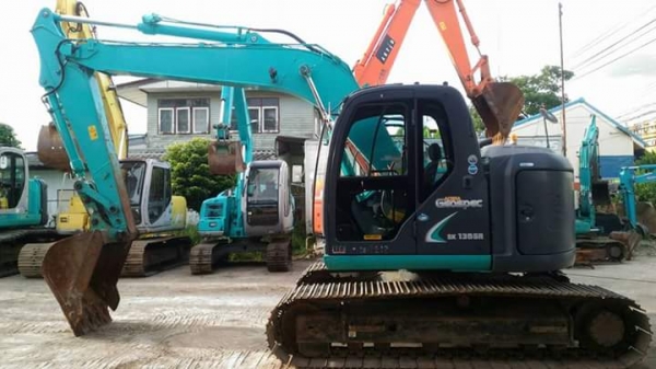 ขายค่ะ.KOBELCO SK135SR YY05  ปี  2009  เครื่องคอมมอนเรล  เปิดได้รอบคัน...เก่าญี่ปุ่นแท้  สภาพสวยมากๆๆ  แทรคนอก  70   โทร  089-3818694  ดวงนภา