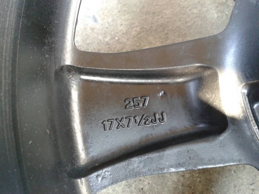 ขอบ17นิ้ว5รู114 พร้อมยาง ชุดนี้ ราคา 7300 บาท ขอบ17นิ้ว5รู114 พร้อมยาง ชุดนี้ ราคา 7300 บาท