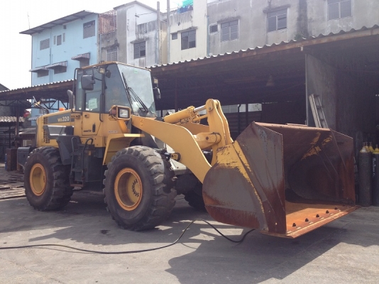 รถตักล้อยาง Komatsu WA320-6 รถเก่านอก สภาพเดิม เพิ่งเหยียบถึงไทย สภาพดีพร้อมใช้งาน