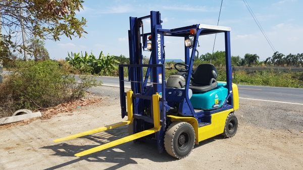 ขายด่วนรถยกดีเซลKOMATSU FD15-17 ยก1.5ตันเสาสูง3เมตรเกียรออโต้รถนอกเพื่งนำเข้ามายังไม่เคยใช้งานในเมืองไทยเลย