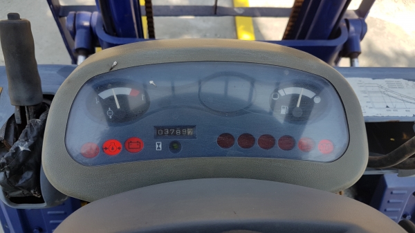 ขายด่วนรถยกดีเซลKOMATSU FD15-17 ยก1.5ตันเสาสูง3เมตรเกียรออโต้รถนอกเพื่งนำเข้ามายังไม่เคยใช้งานในเมืองไทยเลย