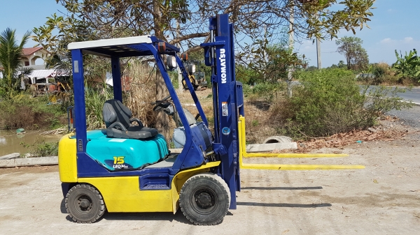 ขายด่วนรถยกดีเซลKOMATSU FD15-17 ยก1.5ตันเสาสูง3เมตรเกียรออโต้รถนอกเพื่งนำเข้ามายังไม่เคยใช้งานในเมืองไทยเลย