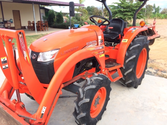 ขายL3608SP รถปี 57 ชั่วโมงการทำงาน 832 รถสวยพร้อมใช้งานทุกอย่างเดิม ไม่มีรั่วแม้แต่ที่เดี่ยว  ราคา 348000 ผานหน้า+หลัง  สนใจ 084-5486359 สุชาติ  อ. สนม จ. สุรินทร์