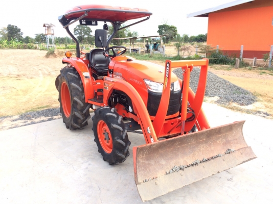 ขายL3608SP รถปี 57 ชั่วโมงการทำงาน 832 รถสวยพร้อมใช้งานทุกอย่างเดิม ไม่มีรั่วแม้แต่ที่เดี่ยว  ราคา 348000 ผานหน้า+หลัง  สนใจ 084-5486359 สุชาติ  อ. สนม จ. สุรินทร์