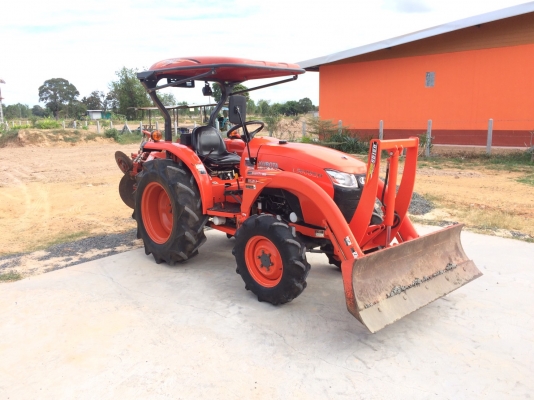 ขายL3608SP รถปี 57 ชั่วโมงการทำงาน 832 รถสวยพร้อมใช้งานทุกอย่างเดิม ไม่มีรั่วแม้แต่ที่เดี่ยว  ราคา 348000 ผานหน้า+หลัง  สนใจ 084-5486359 สุชาติ  อ. สนม จ. สุรินทร์