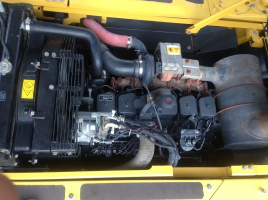 ขาย KOMATSU PC200-7 รถปี 2014 รุ่น7 ตัวสุดท้าย 6500 ชม สีเดิมทั้งคัน สนใจติดต่อโดยตรง 081-4283210