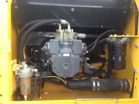 ขาย KOMATSU PC200-7 รถปี 2014 รุ่น7 ตัวสุดท้าย 6500 ชม สีเดิมทั้งคัน สนใจติดต่อโดยตรง 081-4283210