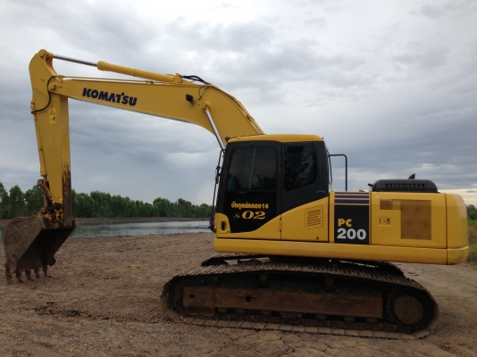 ขาย KOMATSU PC200-7 รถปี 2014 รุ่น7 ตัวสุดท้าย 6500 ชม สีเดิมทั้งคัน สนใจติดต่อโดยตรง 081-4283210
