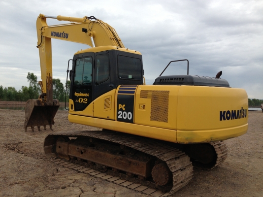 ขาย KOMATSU PC200-7 รถปี 2014 รุ่น7 ตัวสุดท้าย 6500 ชม สีเดิมทั้งคัน สนใจติดต่อโดยตรง 081-4283210