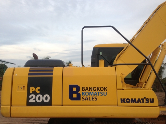 ขาย KOMATSU PC200-7 รถปี 2014 รุ่น7 ตัวสุดท้าย 6500 ชม สีเดิมทั้งคัน สนใจติดต่อโดยตรง 081-4283210