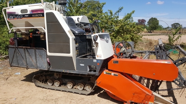 ขายด่วน!!Kubota dc60plus+ปี55พร้อมพ่วงลาก