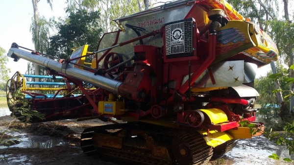 ขายรถเกี่ยวข้าวเกษตรพัฒนา ไอ้หนุ่มไวไฟปี54เครื่องHINO JO 260เทอร์โบว์ช่วงล่าง12โรงงานเช็คพร้อมใช้งาน