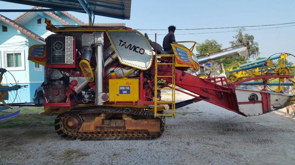 ขายรถเกี่ยวข้าวเกษตรพัฒนา ไอ้หนุ่มไวไฟปี54เครื่องHINO JO 260เทอร์โบว์ช่วงล่าง12โรงงานเช็คพร้อมใช้งาน