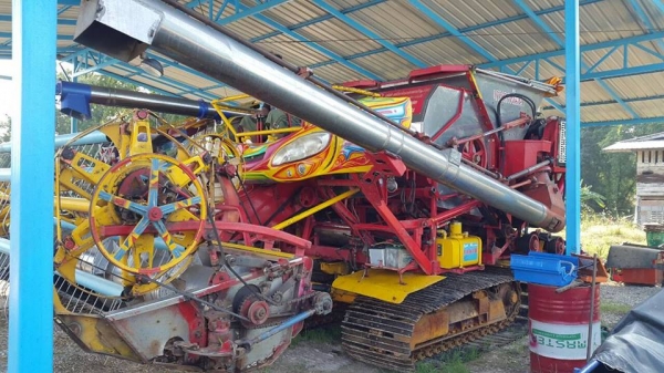 ขายรถเกี่ยวข้าวเกษตรพัฒนา ไอ้หนุ่มไวไฟปี54เครื่องHINO JO 260เทอร์โบว์ช่วงล่าง12โรงงานเช็คพร้อมใช้งาน