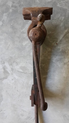 antique post leg vise ปากกาจับงาน จากอังกฤษ