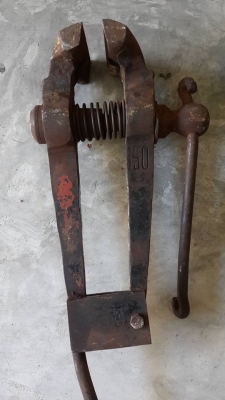antique post leg vise ปากกาจับงาน จากอังกฤษ