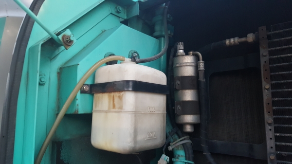 kobelco SK 200 เก่าญี่ปุ่นสภาพสวยจัดใบแทรค80ซ.ม หนาสุดๆช่วงล่าง100\%สนใจติดต่อ081-9863811 นุนครปฐม