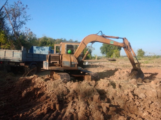 ขาย 185,000 KOMATSU 10 HT(PC60-1) เครื่องดี. ปั้มแรง โช่หนา เอวแน่น ตัวเดินเงียบ เอกสารเล่มทะเบียน รถอยู่ จ.ขอนแก่น โทร&amp;ไอดีไลน์  090-772-3710 090-772-3708