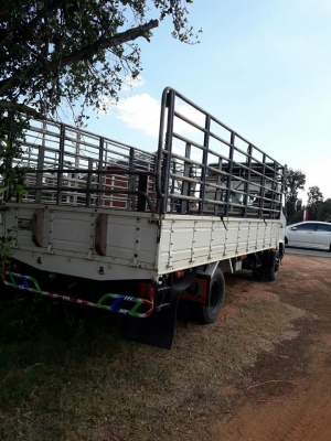 ขาย6ล้อHINO MEGA150 ปี48กระบะยาว5.50เมตร มีคอกแผงเสริมข้าง เอกสารทะเบียนครบ ติดต่อ 080-7964423 085-7
