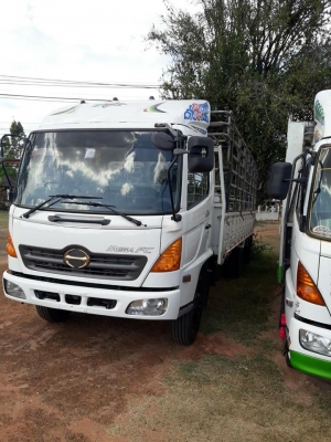 ขาย6ล้อHINO MEGA150 ปี48กระบะยาว5.50เมตร มีคอกแผงเสริมข้าง เอกสารทะเบียนครบ ติดต่อ 080-7964423 085-7
