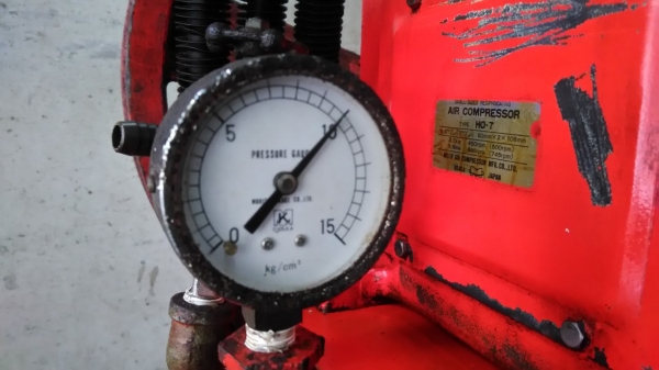 **ขายถูกๆ ปั้มลมมือสองจากญี่ปุ่น** MEIJI 5 แรง ถัง180ลิตร ทดสอบเรียบร้อย แน่นๆ นิ่งๆ ทุกระบบทำงานได้ดีมาก พร้อมใช้งาน สามารถใช้กับงานหนักๆได้สบายๆครับ