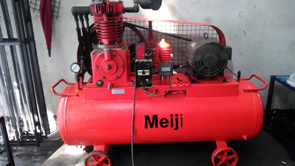 **ขายถูกๆ ปั้มลมมือสองจากญี่ปุ่น** MEIJI 5 แรง ถัง180ลิตร ทดสอบเรียบร้อย แน่นๆ นิ่งๆ ทุกระบบทำงานได้ดีมาก พร้อมใช้งาน สามารถใช้กับงานหนักๆได้สบายๆครับ