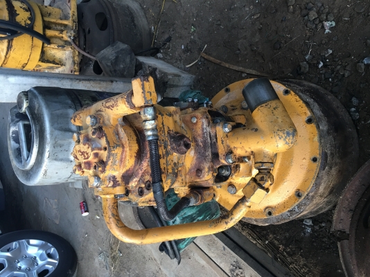 ขายด่วน ปั้มทายเครื่องKOMATSU PC60-5ปั้มนิ้ว ขายด่วน ปั้มทายเครื่องKOMATSU PC60-5ปั้มนิ้ว