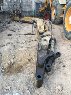 ขายด่วน ปูม+อามพร้อมกระบอก KOMATSU PC60-5