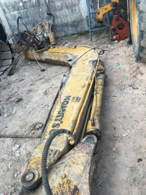 ขายด่วน ปูม+อามพร้อมกระบอก KOMATSU PC60-5 ขายด่วน ปูม+อามพร้อมกระบอก KOMATSU PC60-5