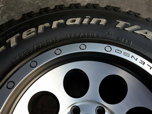 Lenso Max1 + BF All USA. 265/75/16 ปลายปี13 สวยๆ 1ชุด Lenso Max1 + BF All USA. 265/75/16 ปลายปี13 สวยๆ 1ชุด