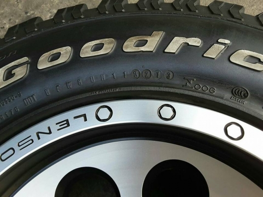 Lenso Max1 + BF All USA. 265/75/16 ปลายปี13 สวยๆ 1ชุด Lenso Max1 + BF All USA. 265/75/16 ปลายปี13 สวยๆ 1ชุด